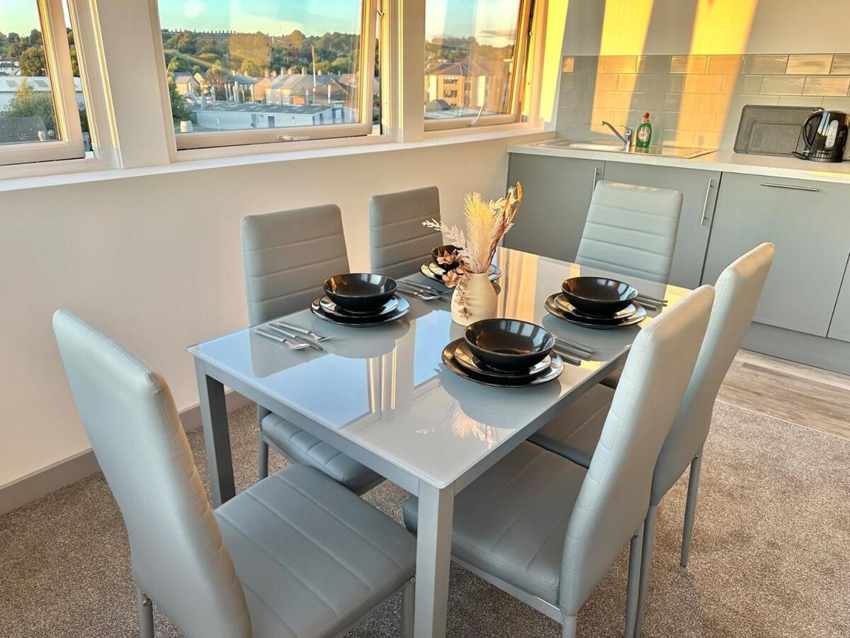 2 Bedroom With Stunning Sunset View, Free Parking And Wifi By Brookland Stays Yeadon Exterior photo